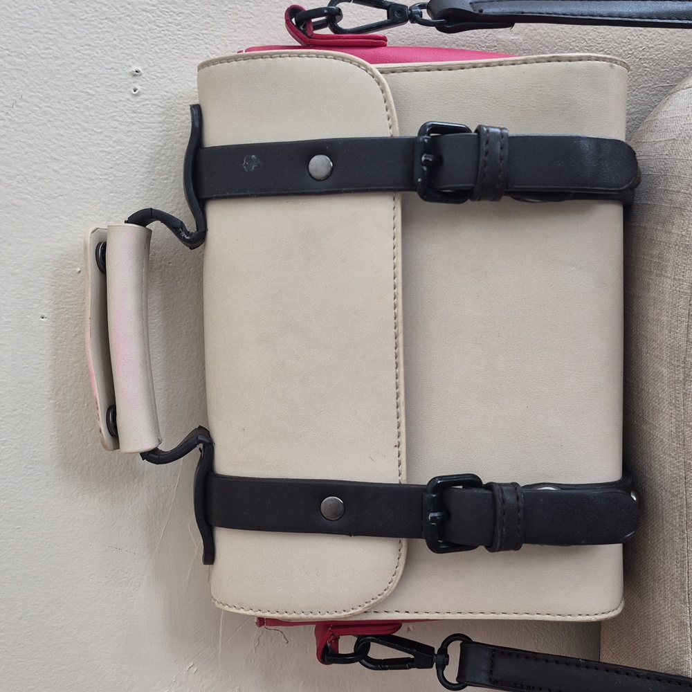 Pixie Mood Steph Vegan Leather beige/red Top Handle Boxy Crossbody Shoulder Bag - Picture 4 of 16